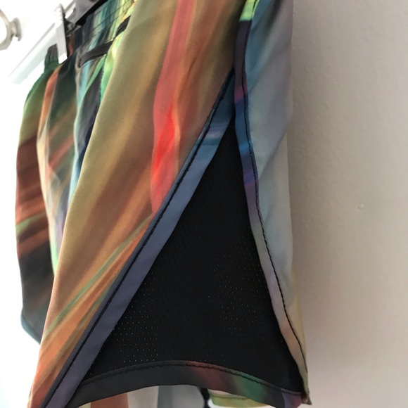 NIKE Dry Fit Shorts - Picture 3 of 5